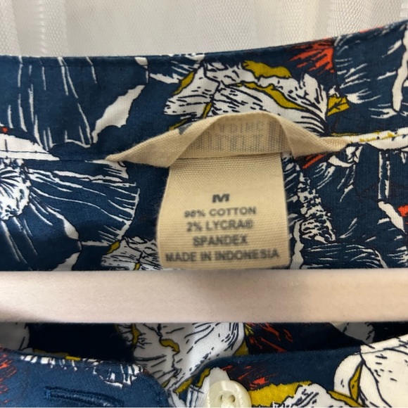 Duluth Trading Co. Wrinklefighter Floral Tunic - Picture 4 of 7